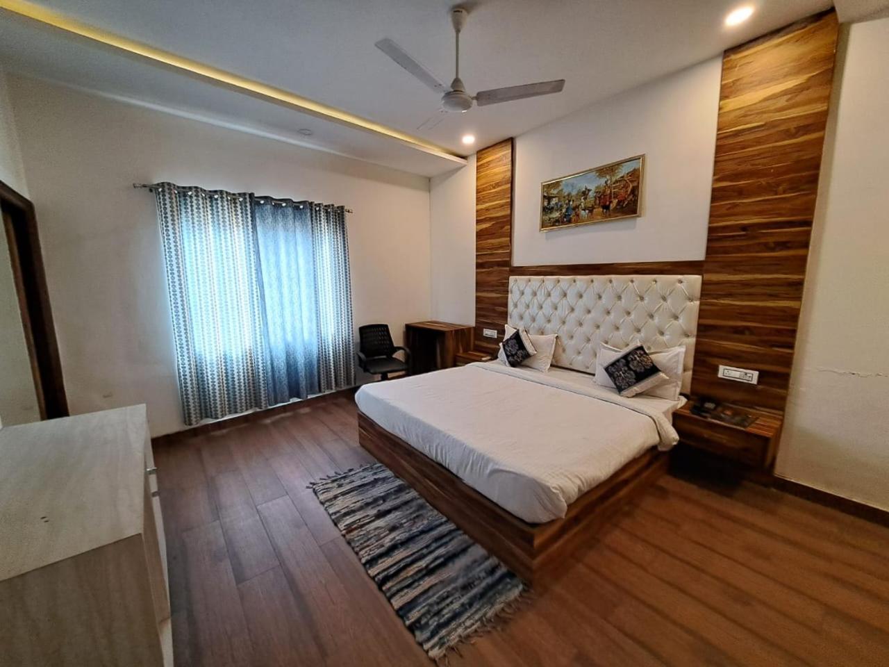 Hotel D Plaza Zirakpur Exterior photo